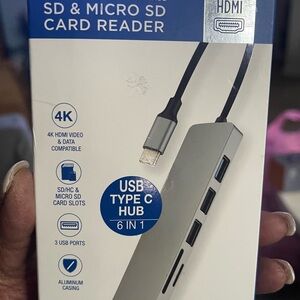 Vivitar Aluminum USB Type C Hub with SD & Micro SD Card Reader